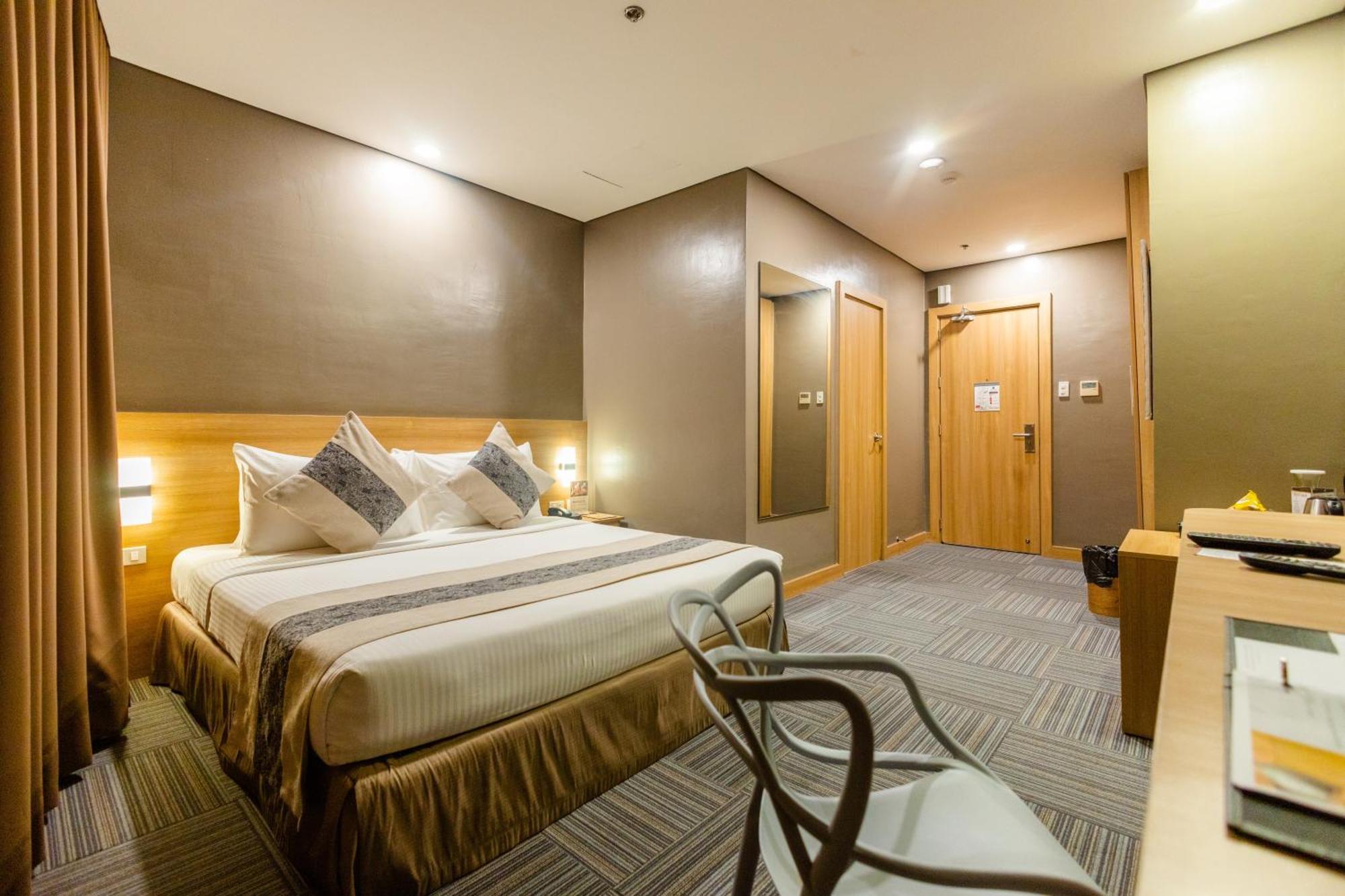 Madison 101 Hotel + Tower Quezon City Exterior photo