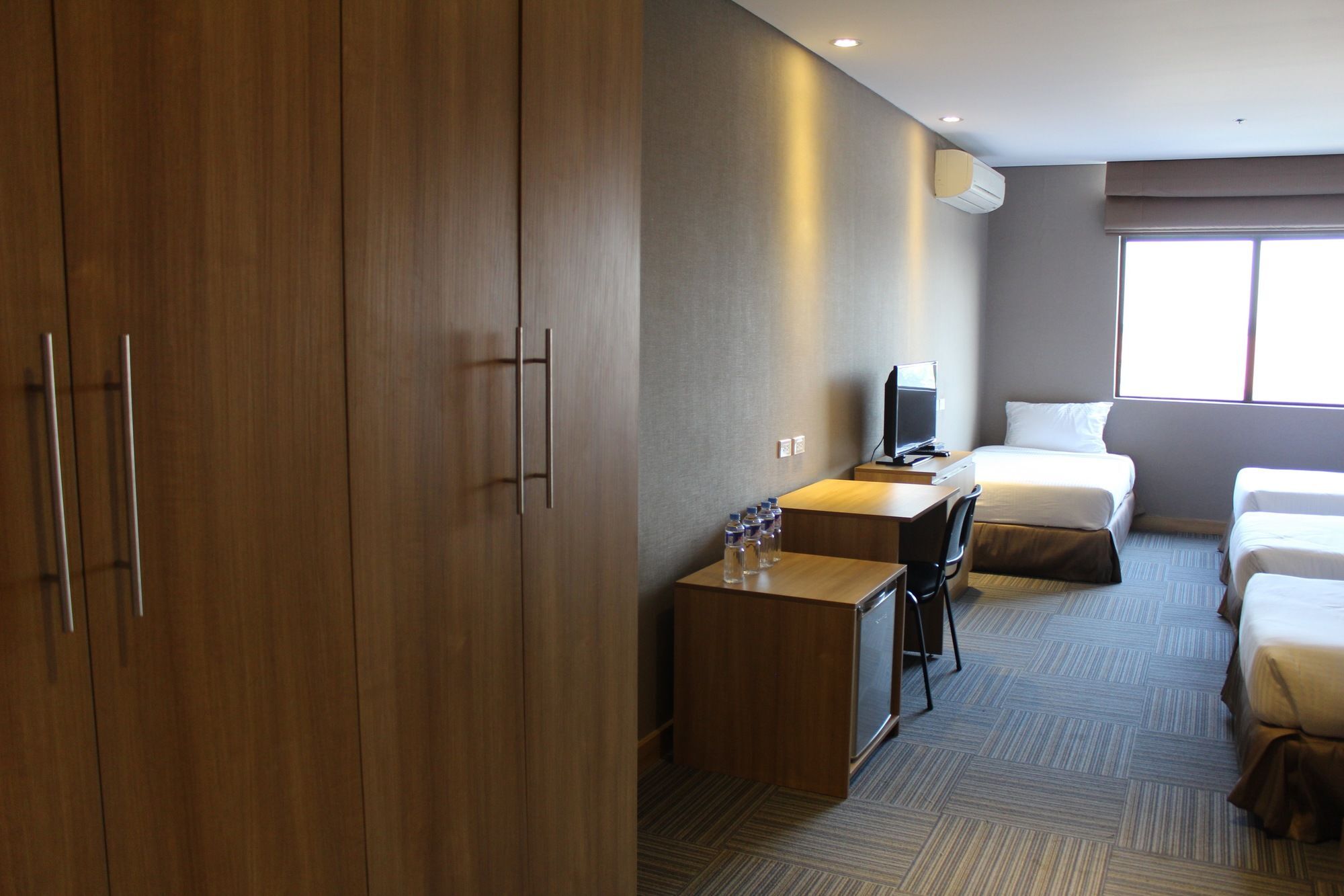 Madison 101 Hotel + Tower Quezon City Exterior photo