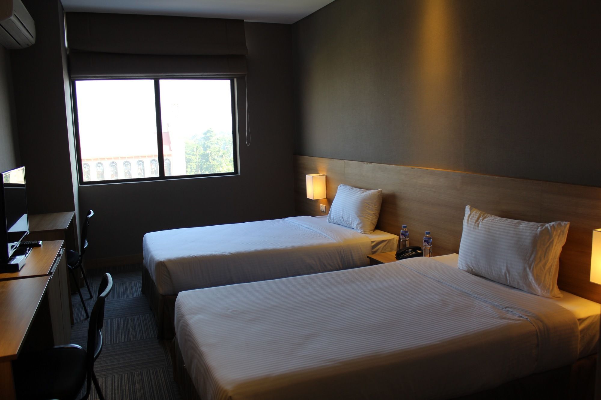 Madison 101 Hotel + Tower Quezon City Exterior photo